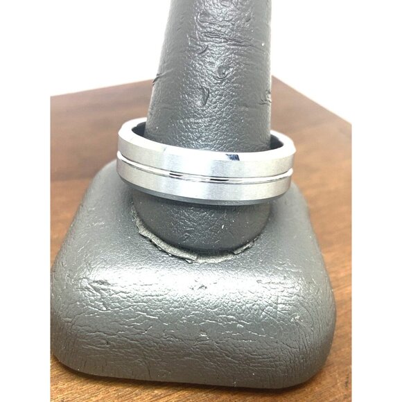 Men's Wedding Band Silver Tungsten Stainless Steel 8mm Ring Size 13.5 - Picture 7 of 14